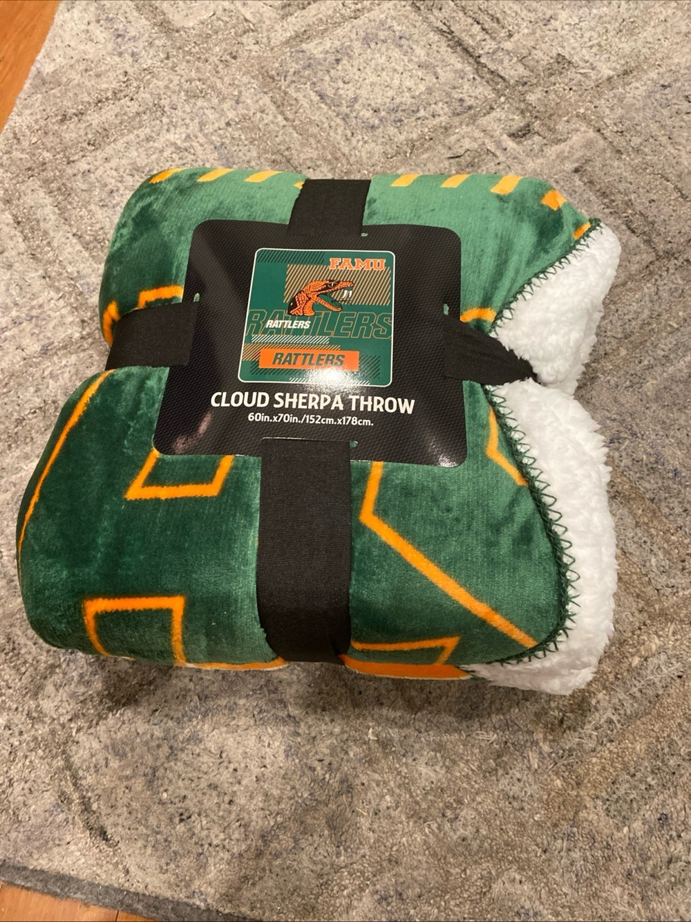 Brand New Florida A&M FAMU Rattlers Cloud Sherpa Throw - Green & Gold